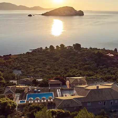 Serenus Luxury Villa Keri
